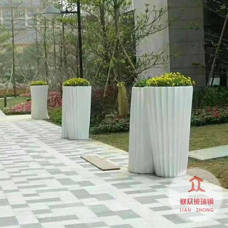 广东佛山客户定制玻璃钢休闲椅花盆组合装饰件